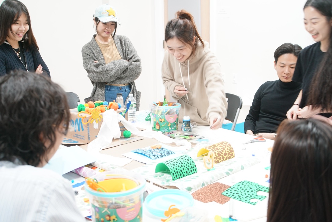 Three-dimensional patterned sculptures made from boxes and fabric